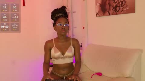 Snapshot of im_ariana chatting on 10.11.25 Ariana online show from 10.11.25