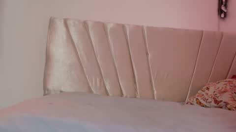 Snapshot of im_aurora_ chatting on 10.17.25 aurora online show from 10.17.25