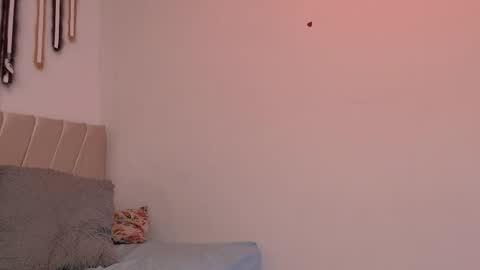 Snapshot of im_aurora_ chatting on 10.20.25 aurora online show from 10.20.25