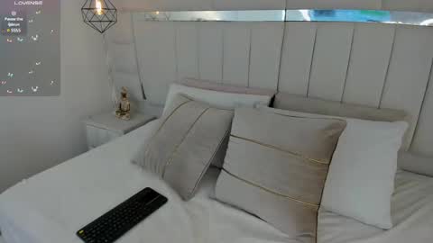Snapshot of im_dalhia chatting on 12.24.24 DAHLIA online show from 12.24.24