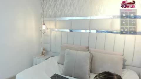 Snapshot of im_dalhia chatting on 03.12.25 DAHLIA online show from 03.12.25