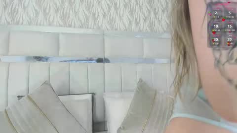 Snapshot of im_dalhia chatting on 09.10.25 DAHLIA online show from 09.10.25