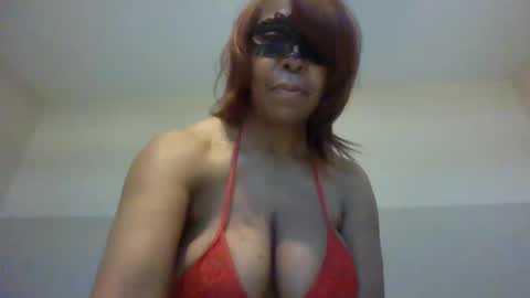 Snapshot of im_laa30z chatting on 04.21.26 weet exy Cougar online show from 04.21.26