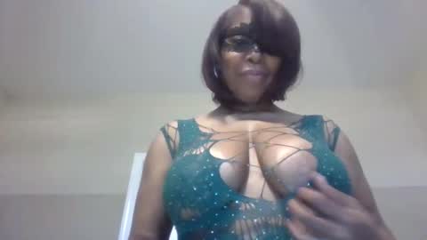 Snapshot of im_laa30z chatting on 05.01.26 weet exy Cougar online show from 05.01.26