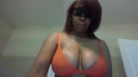 Snapshot of im_laa30z chatting on 05.21.26 weet exy Cougar online show from 05.21.26