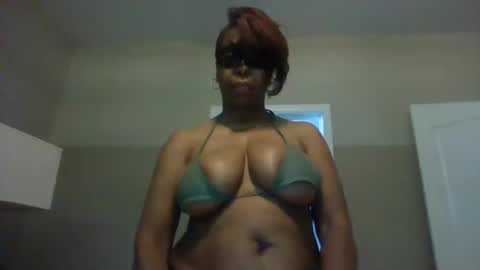Snapshot of im_laa30z chatting on 06.10.26 weet exy Cougar online show from 06.10.26