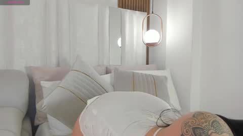 Juli  online show from 10.07.25