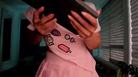 Snapshot of im_mariana chatting on 10.04.25 im_mariana online show from 10.04.25