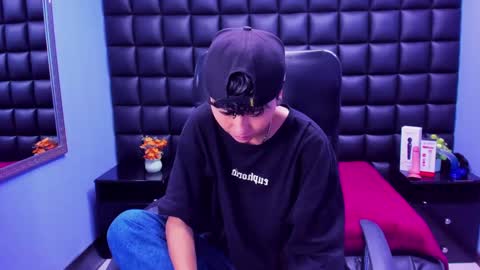 Snapshot of im_mathias chatting on 10.03.25 mathias online show from 10.03.25