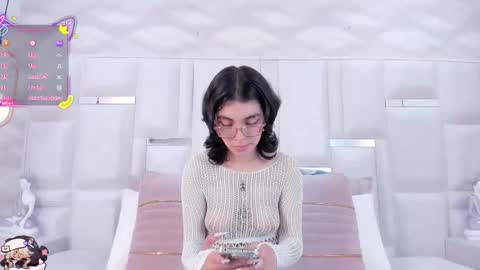 Moly  online show from 09.22.25