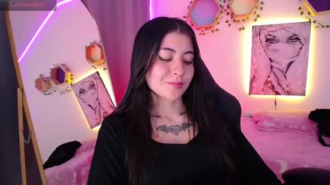 Snapshot of im_rosse_ chatting on 10.08.25 Jade Rosse online show from 10.08.25