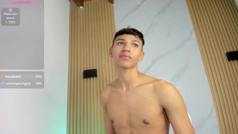 im_sebaslopez online show from 12.22.24