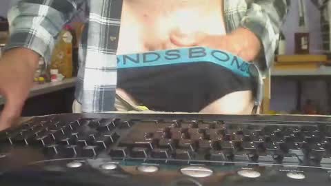 Aussie Guy online show from 01.06.25