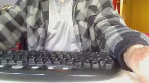 Snapshot of imaussiechris chatting on 10.16.25 Aussie Guy online show from 10.16.25