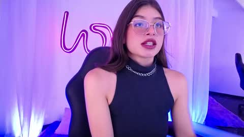 Chloe online show from 10.14.25