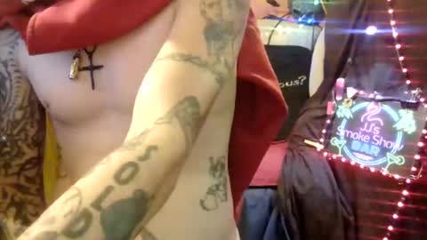 Snapshot of imglorious1 chatting on 02.05.25 JJ online show from 02.05.25