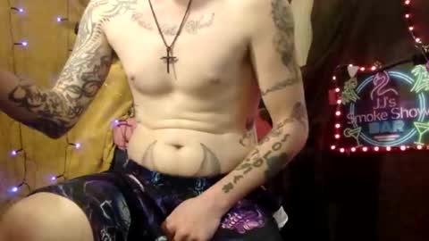 Snapshot of imglorious1 chatting on 02.11.25 JJ online show from 02.11.25