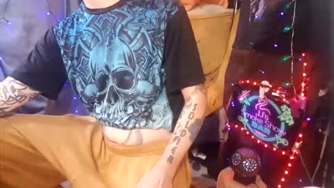 Snapshot of imglorious1 chatting on 09.19.25 JJ online show from 09.19.25