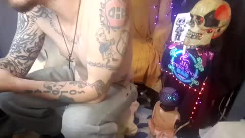 Snapshot of imglorious1 chatting on 10.18.25 JJ online show from 10.18.25