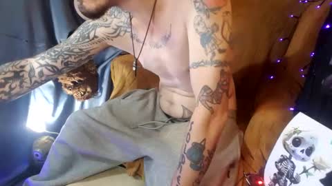 Snapshot of imglorious1 chatting on 10.19.25 JJ online show from 10.19.25