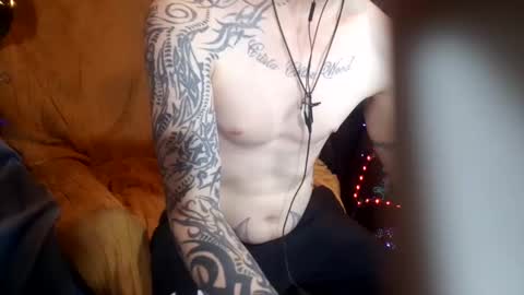 Snapshot of imglorious1 chatting on 10.20.25 JJ online show from 10.20.25