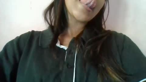 Snapshot of imlovelyrose chatting on 01.07.25 ROSE online show from 01.07.25