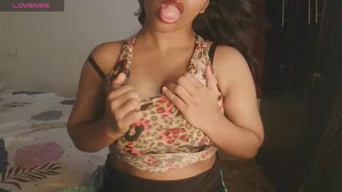 Snapshot of imlovelyrose chatting on 09.18.25 ROSE online show from 09.18.25