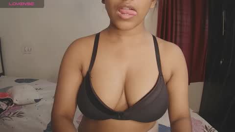 Snapshot of imlovelyrose chatting on 09.20.25 ROSE online show from 09.20.25