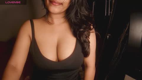 Snapshot of imlovelyrose chatting on 10.16.25 ROSE online show from 10.16.25