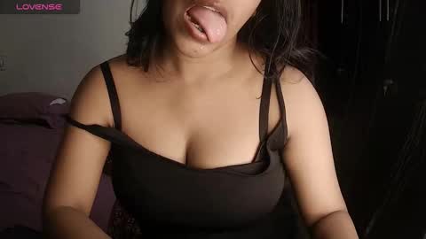 Snapshot of imlovelyrose chatting on 10.25.25 ROSE online show from 10.25.25