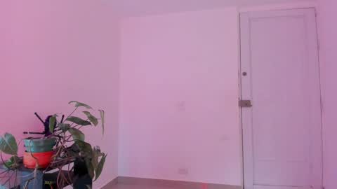 Snapshot of immia_rosse chatting on 12.22.24 mia ---------  COL TIME online show from 12.22.24