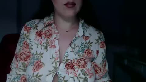 Snapshot of immouss chatting on 10.27.25 Pola online show from 10.27.25