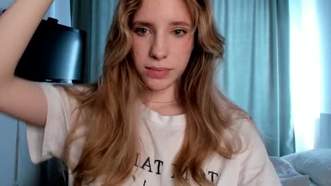 Snapshot of imogensy chatting on 02.18.25 my name Imo Fansly online show from 02.18.25