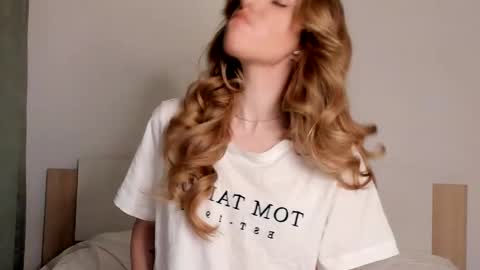 Snapshot of imogensy chatting on 03.04.25 my name Imo Fansly online show from 03.04.25