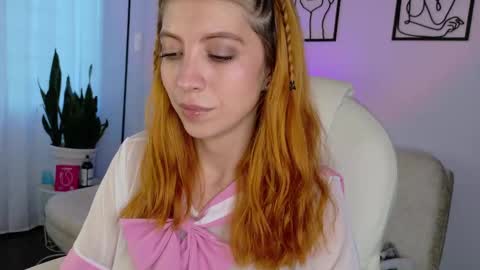 Sienna online show from 10.07.25