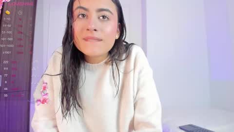 Snapshot of imsofi_kf chatting on 10.20.25 Sofia Guzman   Schedule 12 - 8 PM GMT-5 online show from 10.20.25