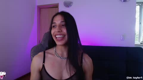 TAYLOR  online show from 04.28.26