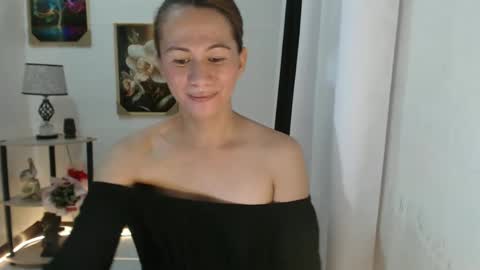 Snapshot of imyourcottoncandy chatting on 02.22.25 kc online show from 02.22.25