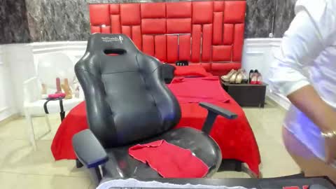 Snapshot of imyourdirtymilf chatting on 11.07.25 Karina online show from 11.07.25