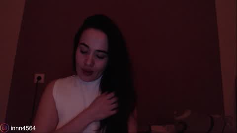 Snapshot of in_yan chatting on 02.18.26 Lin online show from 02.18.26