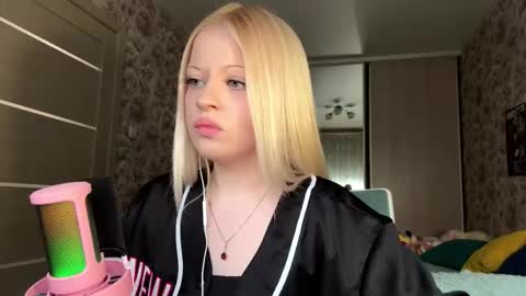 Lola online show from 03.08.26