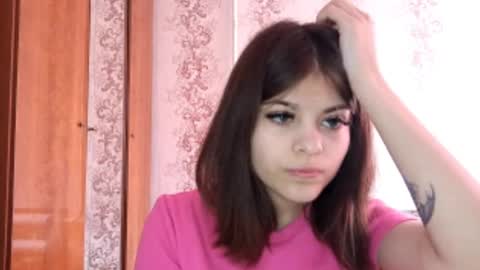 Mia online show from 04.11.26