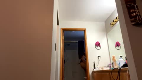 Snapshot of inandout001 chatting on 10.05.25 Dirty Sissyslut online show from 10.05.25