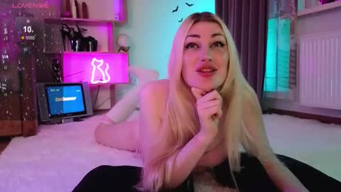  Dina  Help me reach 100 likes  online show from 10.17.25