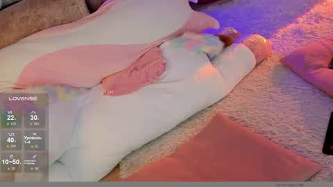 Snapshot of inchcaser chatting on 06.25.26 Dina Help me reach 100 likes online show from 06.25.26