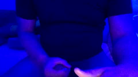 Inchesofhappiness7 online show from 11.16.25