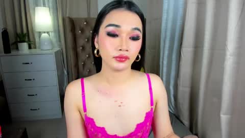 indestructabletrixie online show from 12.19.24