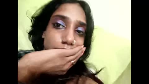 Snapshot of indian_succubus chatting on 10.27.25 Perky baby online show from 10.27.25