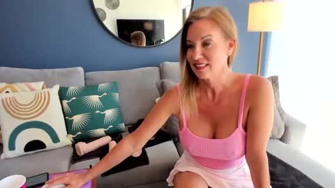 IndianaCooper - Showtimes - Mon-Fri 12pm and 930PM CST SatSun 930pm CST online show from 09.29.25