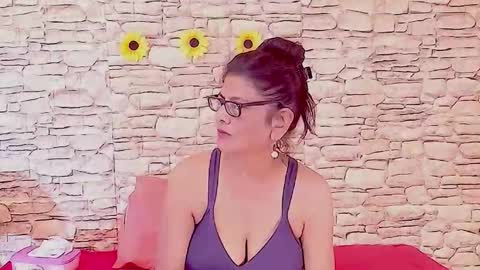 Snapshot of indianallure chatting on 02.25.26 Femiez online show from 02.25.26